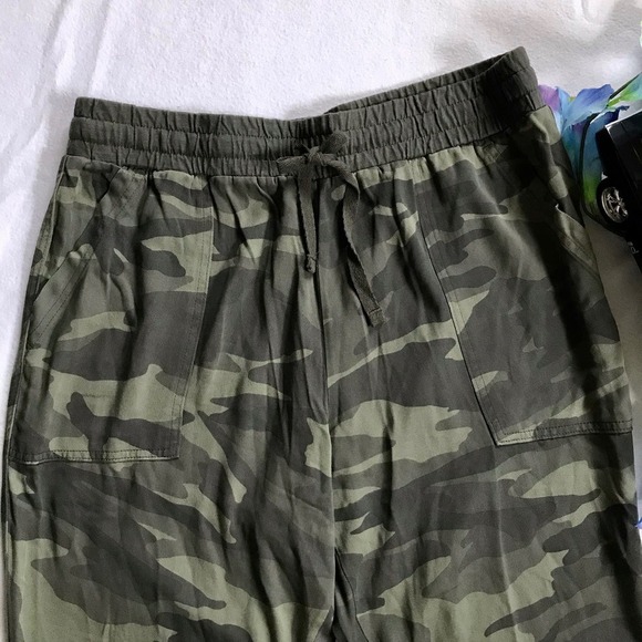 Splendid NWOT Camo Lightweight Jogger Women Various - Picture 3 of 12